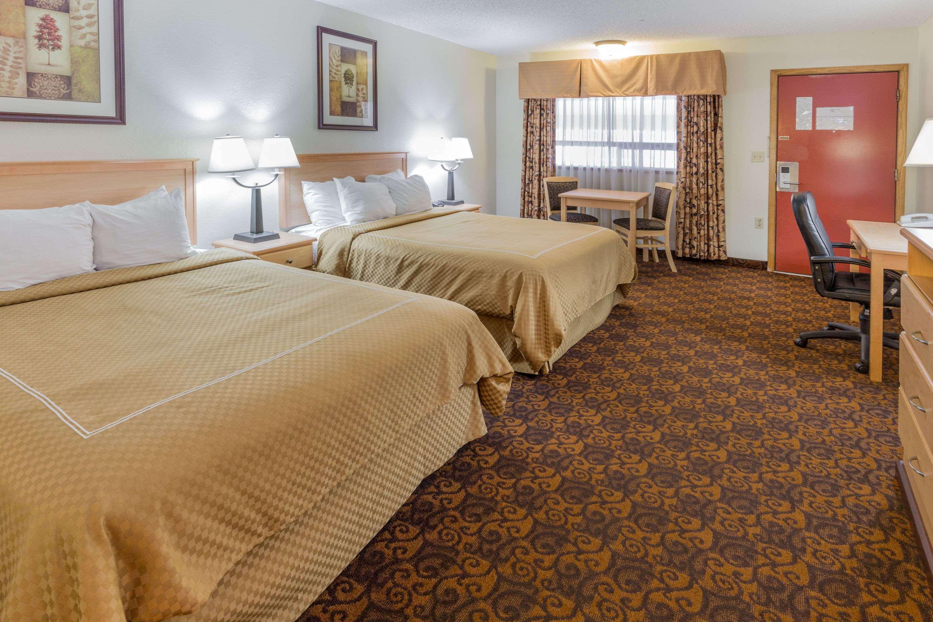 Days Inn By Wyndham Black Bear Сейлем Экстерьер фото